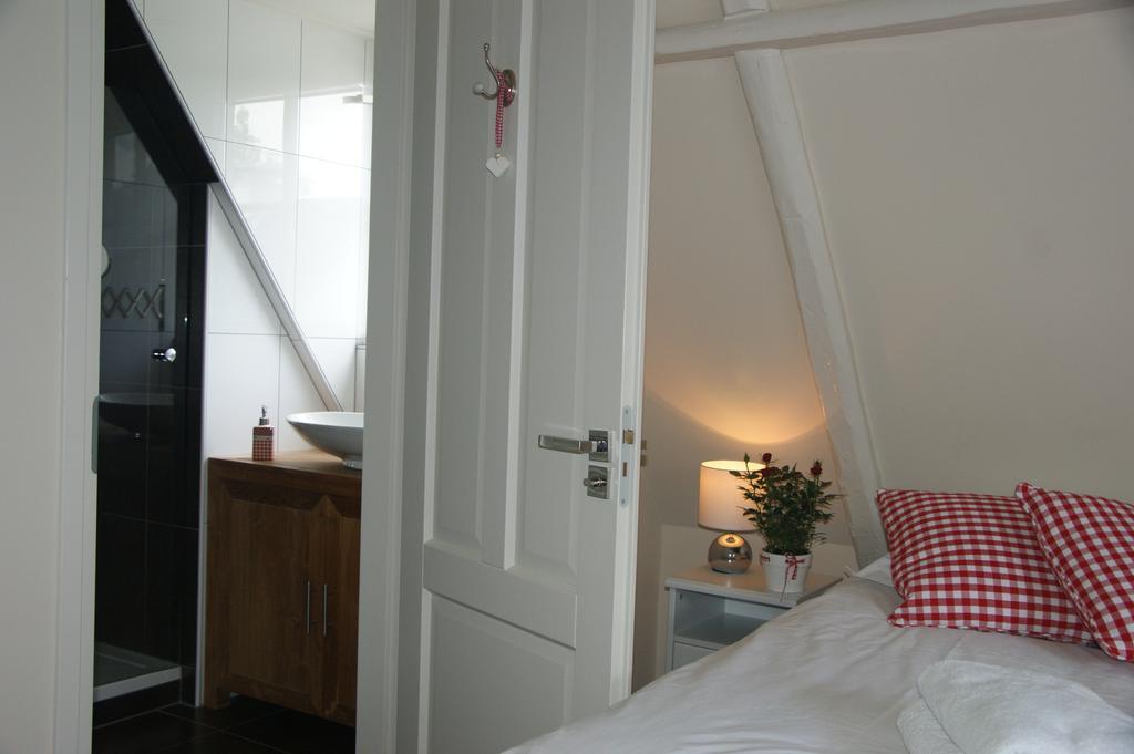 De Thuiskamer In Grou Als B&B Of Vakantiehuis Eksteriør billede